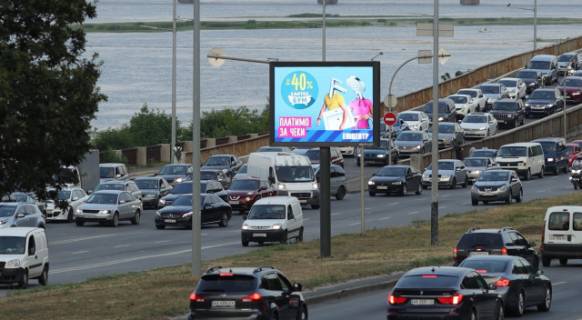 Видеоборд A у Києві, 3.14x2.32  Набережне шосе, 25 (розподілювач біля мосту Метро) після 100 метрів по ходу від мосту Метро - 334605 Фото 1