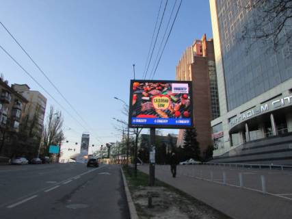 Видеоборд A в Киеве, 3.14x2.32  Антоновича вул. 172, (ТЦ Палладіум Сіті, 100 м. до ТЦ "Оушен Плаза" та ст. метро "Либідська") - 322723 фото 1