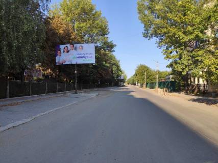 Билборд B в Черновцах, 3*6  вул. Рівненська, 4 фото 1