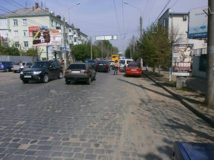 Билборд B в Черновцах, 3*6  вул. Головна, 122 фото 1