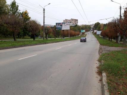 Билборд B в Черновцах, 3*6  вул. Комарова (біля ставу) фото 1