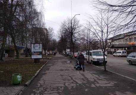 Сiтiлайт B у Звягель (Новоград-Волинський), 1,8х1,2  вул. Шевченко, 37-вул.Пушкіна, в напр.автовокзалу, ринку (350м), "Золотий вік",ломбард "Благо", "Ощадбанк" Фото 1