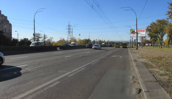 Призма A в Киеве, 6х3  пр-т Романа Шухевича (г. Ватутіна)/вул.Оноре де Бальзака - 385024 фото 1