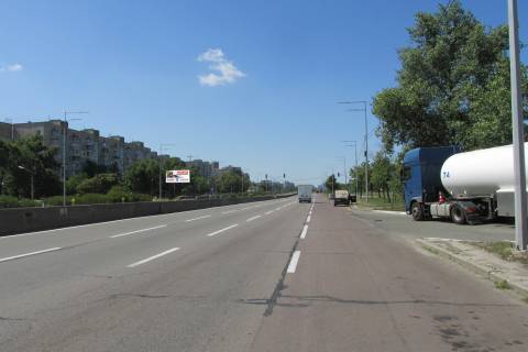 Призма B в Киеве просп. Генерала Ватутіна. 26 напроти - 371930 фото 1