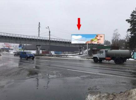 Призматрон, Призма A у Києві с. Гостомель, на світлофорі виїзд з с. Буча перед шляхопровідом в напрямку Києва (ліва) - 380497 Фото 1