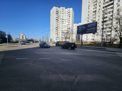 Призма A в Киеве, 6х3  вул. Лариси Руденко, 3В - 333033 фото 1