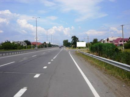 Билборд A в Ужгороде, 3x6  Автодорога "Київ-Чоп", 800 м від  позначки с.Барвінок фото 1