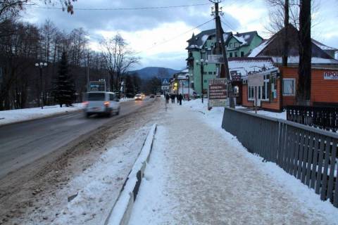 Сiтiлайт A у Яремче, 1,2x1,8  Траса Н-09 Мукачево-Львів, Свободи, автовокзал, маг. У Галини, напрямок руху на Буковель Фото 1