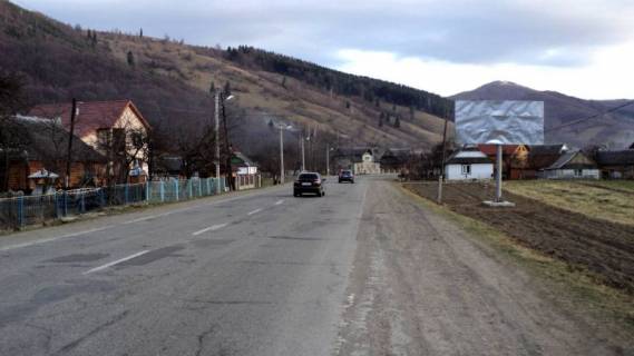 Билборд A в Яремче, 3x6  Траса Н-09 Мукачево-Львів, в`їзд у місто зі сторони Івано-Фр, біля автозупинки Дора-2, напрямок руху на Буковель фото 1