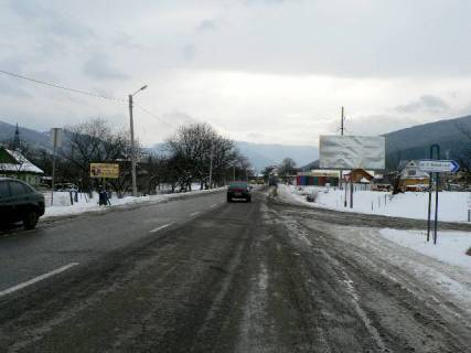 Билборд A в Яремче, 3x6  Траса Н-09 Мукачево-Львів, в`їзд у місто зі сторони Івано-Фр, біля повороту на ШРБУ, напрямок руху на Буковель фото 1