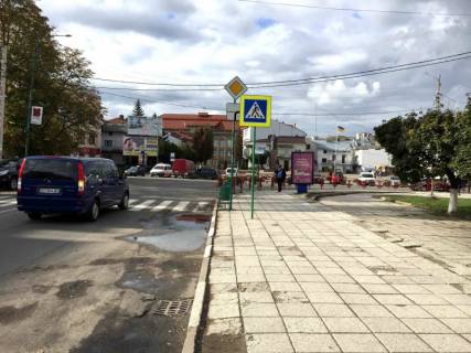 Ситилайт A в Надворной, 1,2x1,8  Чорновола, гастроном Центральний, напрямок руху на Івано-Франківськ, Богородчани фото 1