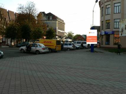 Ситилайт C в Надворной, 1,2x1,8  Майдан Шеченка, ТЦ Квадрат, маг.Камея, ліворуч фото 1