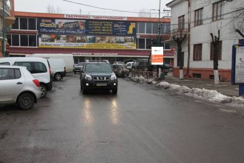 Нестандарт A в Надворной, 1,4x0,9  Чорновола, міський фонтан,музей, маг.Шик,Гранд, пер.Кураж, напрямок руху на Яремче, Буковель фото 1