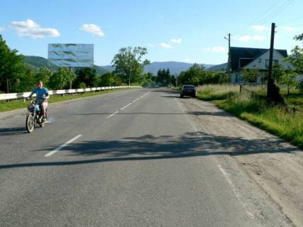 Билборд B в Яремче, 3x6  Траса Н-09 Мукачево-Львів, в`їзд у місто зі сторони Івано-Фр, біля кам`яного знаку Яремче, напрямок руху на Буковель фото 1