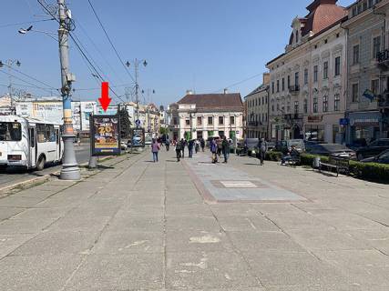 Ситилайт B в Черновцах, 1.2*1.8  Центральная пл. - місце №1, НБУ фото 1
