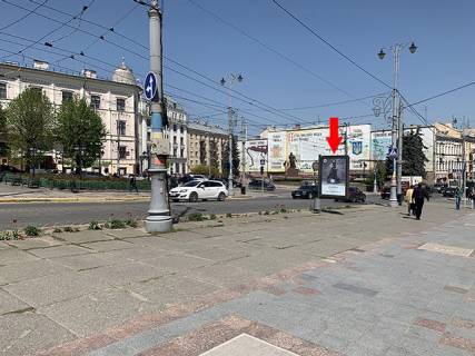 Ситилайт B в Черновцах, 1.2*1.8  Центральная пл. - місце  №3, НБУ фото 1