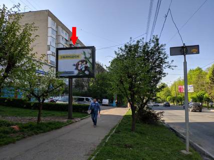 Скроллер B в Черновцах, 3.12*2.30  Сіті-борд вул.Героїв Майдану (Червоноармійська), 59 - 373217 фото 1