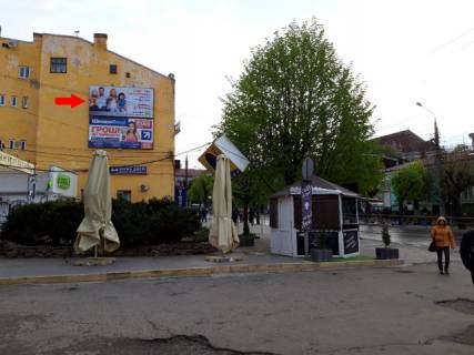 Білборд, Бігборд (Борд)  B у Чернівцях, 6 х 3  вул.Героїв Майдану, 54 верхній Фото 1