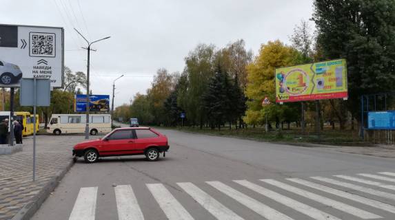 Билборд A в Кривом Роге вул. Горняків, 38 -   мкр-н. Інгулець Автовокзал, Ринок, пиццерія "Челентано" фото 1