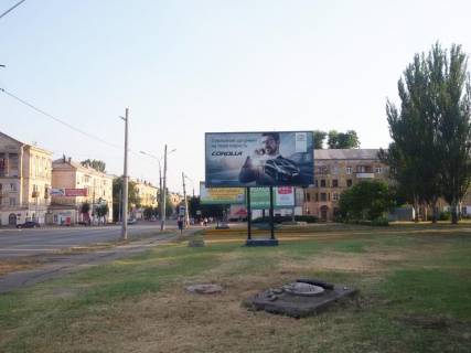 Билборд A в Кривом Роге  перехрестя вул. Січеславська та вул. Електрична,2 , зуп "КРеС" напрямок руху до 173-ого кварталу, великий потік транспорту . фото 1