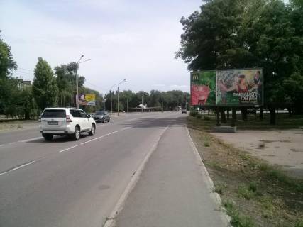 Білборд, Бігборд (Борд)  A у Кривому Розі вул. Купріна, 116 б. В’їзд в місто. ринок Змичка напрямок руху до пл.Визволення. Авіа коледж, Великий трафік руху транспорту з Кіровоградського шосе до міста Фото 1