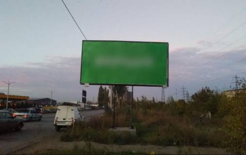 Білборд, Бігборд (Борд)  A у Кривому Розі б-р Вечірній, 33 .об’їздна дорога, виїзд з стоянки ТЦ "Сільпо". Напрямок руху до ТЦ "Сонячна галерея" Великий трафік руху транспорту.Найбільші ТЦ Сільпо, Спорт Лайф, Фокстрот, Вольксваген.Леокераміка. Фото 1