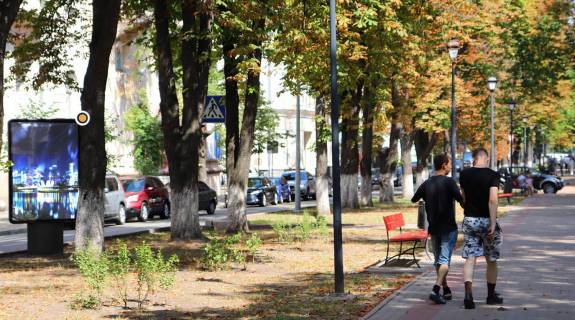 Сiтiлайт B у Києві, Сітілайт 1.2х1.8  Липська вул. роздільник Фото 1