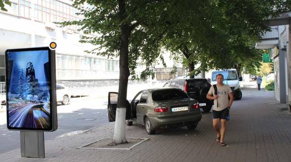 Ситилайт B в Киеве, Сітілайт 1.2х1.8  Князів Острозьких (Московська) вул. 15 фото 1