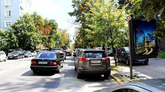 Ситилайт A в Киеве, Сітілайт 1.2х1.8  Інститутська вул. 20/8 фото 1