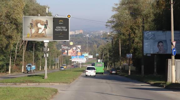 Билборд A в Черновцах, Щит 3x6  Ізмайлівська вул, № 2, з центру фото 1