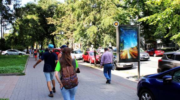 Сiтiлайт B у Києві, Сітілайт 1.2х1.8  Інститутська вул. 20/8 Фото 1
