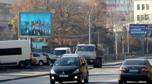 Білборд, Бігборд (Борд)  B у Києві, Беклайт 2.3х3.14  Старонаводницька вул., 42 Фото 1