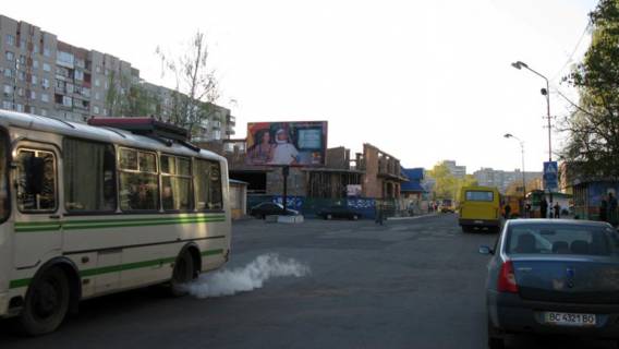 Билборд B в Шептицкий (Червоноград), Щит 3x6  Бандери С вул фото 2