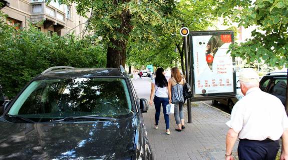 Сiтiлайт B у Києві, Сітілайт 1.2х1.8  Інститутська вул. 16 Фото 1