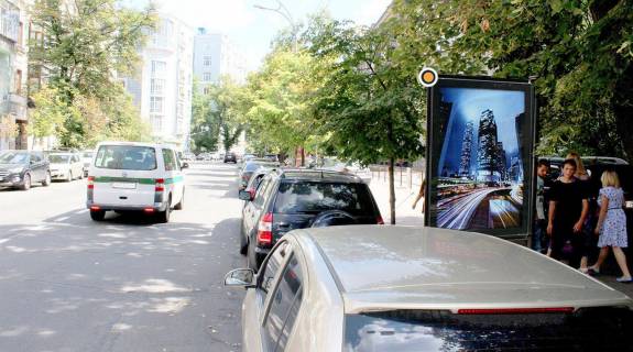 Сiтiлайт A у Києві, Сітілайт 1.2х1.8  Інститутська вул. 16 Фото 1