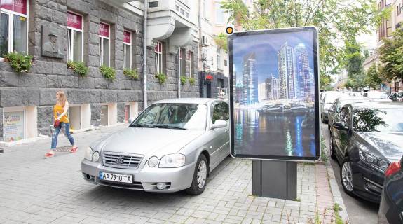 Ситилайт B в Киеве, Сітілайт 1.2х1.8  Євгена Чикаленка вул. 21 фото 1