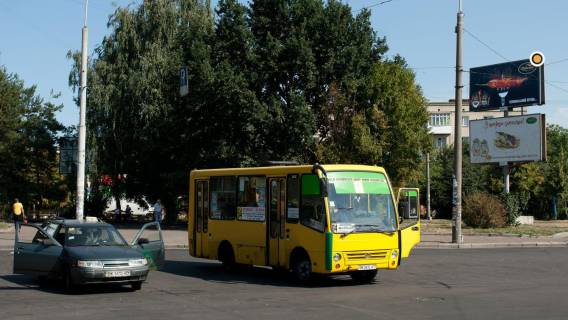 Билборд A в Ровно, Щит 3x6  Привокзальна пл, 1, верхній, в центр фото 1