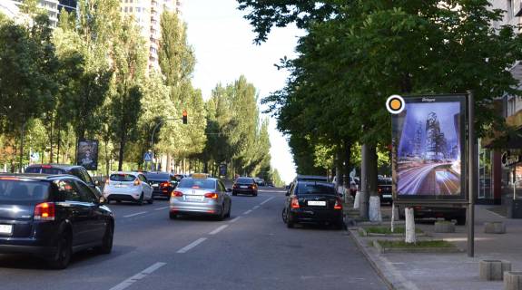 Ситилайт A в Киеве, Сітілайт 1.2х1.8  Лесі Українки бул.10 фото 1
