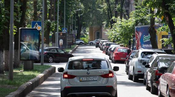 Ситилайт A в Киеве, Сітілайт 1.2х1.8  Липська вул. роздільник фото 1