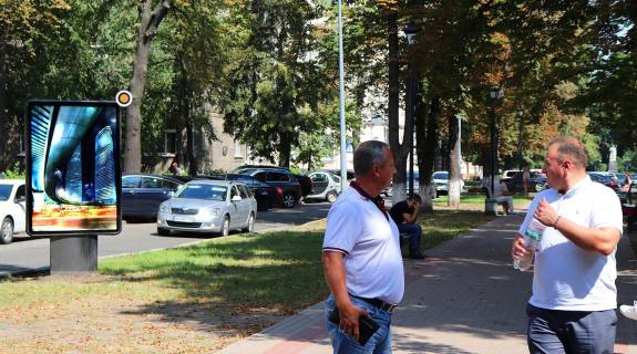 Ситилайт B в Киеве, Сітілайт 1.2х1.8  Липська вул. роздільник фото 1