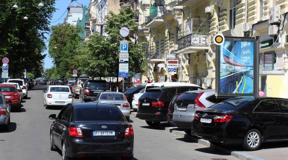 Ситилайт A в Киеве, Сітілайт 1.2х1.8  Євгена Чикаленка (Пушкінська) вул. 45/2 фото 1