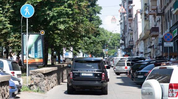 Ситилайт A в Киеве, Сітілайт 1.2х1.8  Антоновича вул. роздільник фото 1