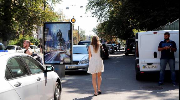 Ситилайт A в Киеве, Сітілайт 1.2х1.8  Лютеранська вул. 21-11 фото 1