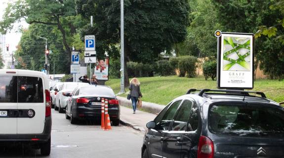 Сiтiлайт A у Києві, Сітілайт 1.2х1.8  Терещенківська вул. 4а Фото 1