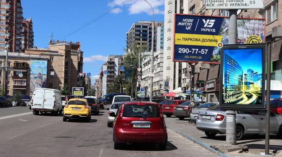 Ситилайт A в Киеве, Сітілайт 1.2х1.8  Дмитрівська вул. 2 фото 1