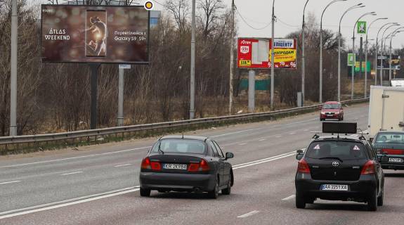 Билборд B в Киеве, Щит 3x6  Академіка Заболотного вул., в напрямку до Одеської пл., 115м від АЗС фото 1