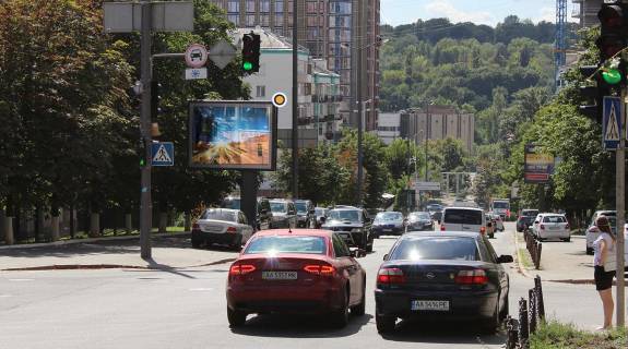Беклайт B у Києві, Беклайт 2.3х3.14  Коновальца Евгения ул.7/9 навпроти Фото 1