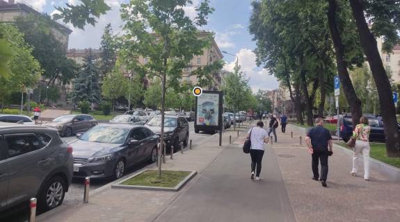 Ситилайт B в Киеве, Сітілайт 1.2х1.8  Прорізна вул., навпроти буд.№8 фото 1