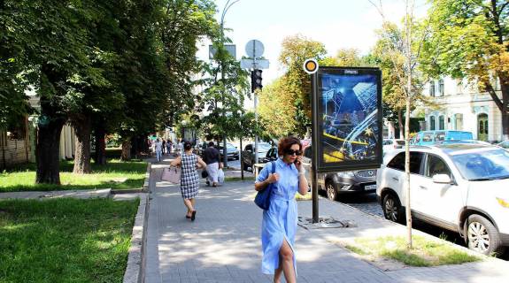 Ситилайт B в Киеве, Сітілайт 1.2х1.8  Інститутська вул. 7-1 фото 1