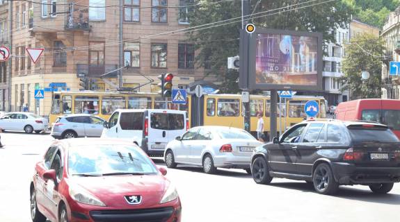 Скролер, Скрол A у Львові Руставели Шота ул. / Франко И. ул. / Стрыйская ул., с ул. Ш.Руставели, Стрыйский рынок, колесо обозрения - 247687 Фото 1